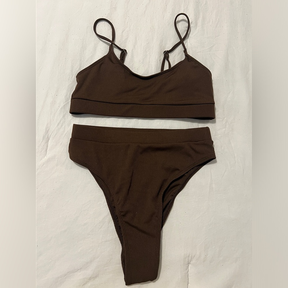 High Waisted Ribbed Bikini - Picture 3 of 4